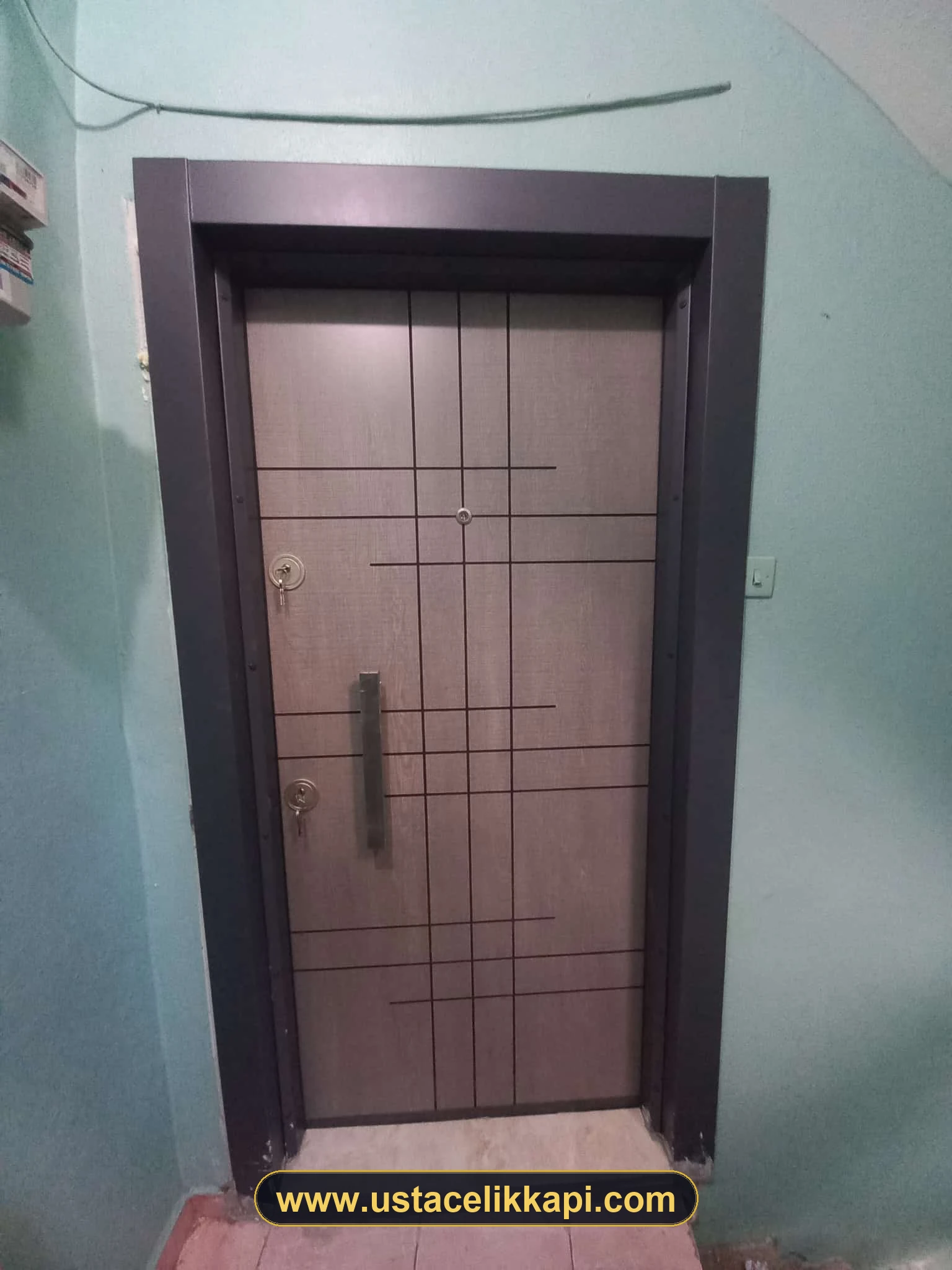 USTA Minimalist Mat Gri Kapı - Model #19 İstanbul Çelik Kapı Satış & Garantili Montajı